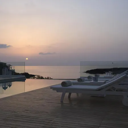 You And Your Family Will Love This Beachfront Villa, Protaras Villa 1539 *